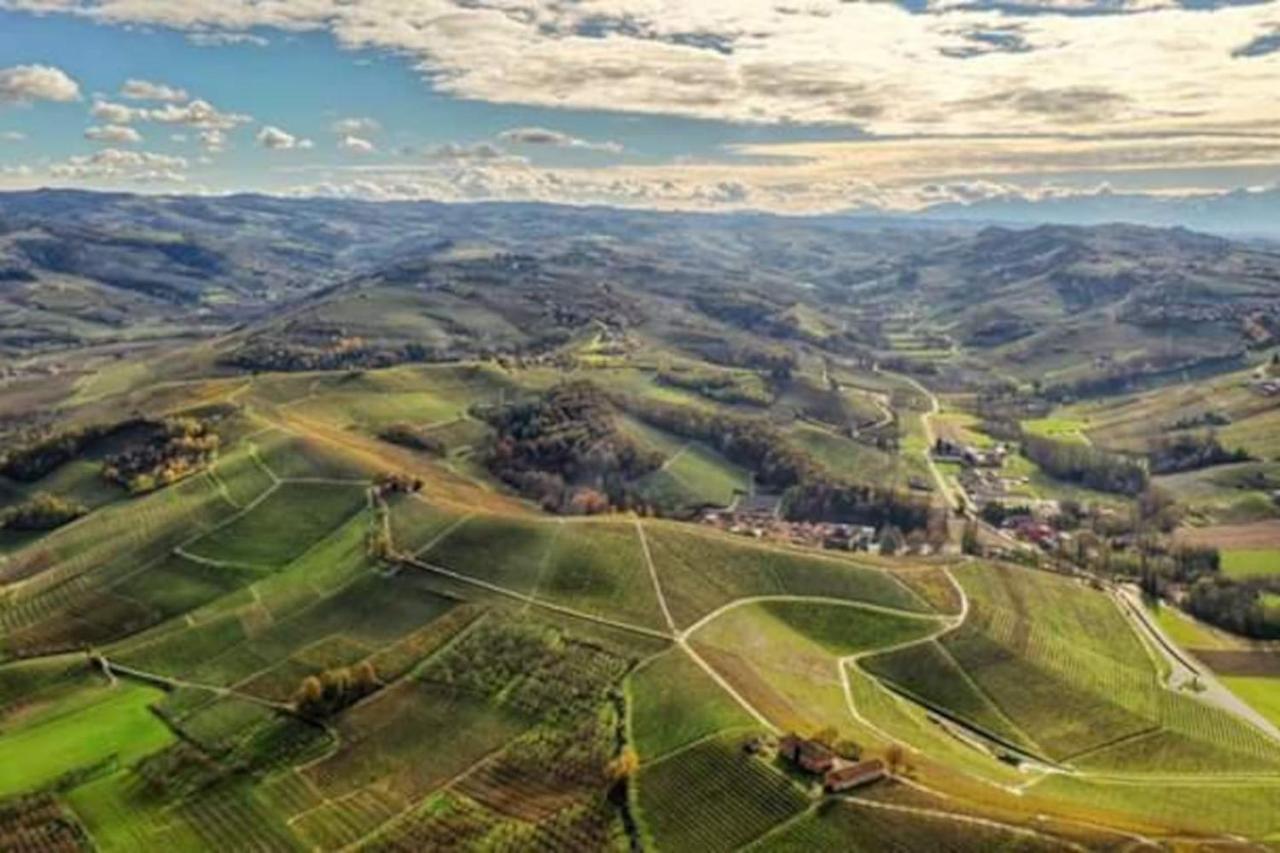 Langhe Belvedere Apartment Monforte dʼAlba Kültér fotó